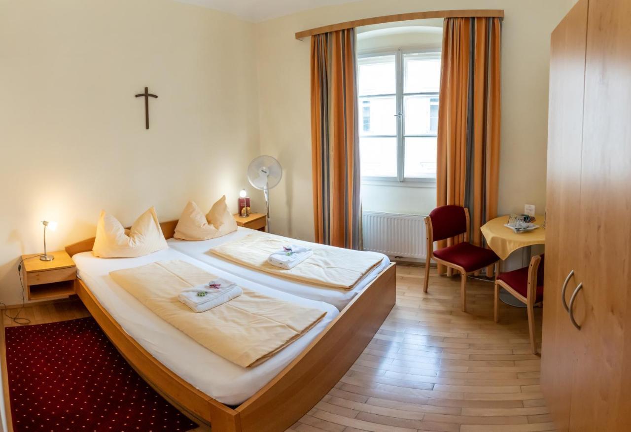 Gaestehaus Im Priesterseminar Salzburg Hotel Ngoại thất bức ảnh