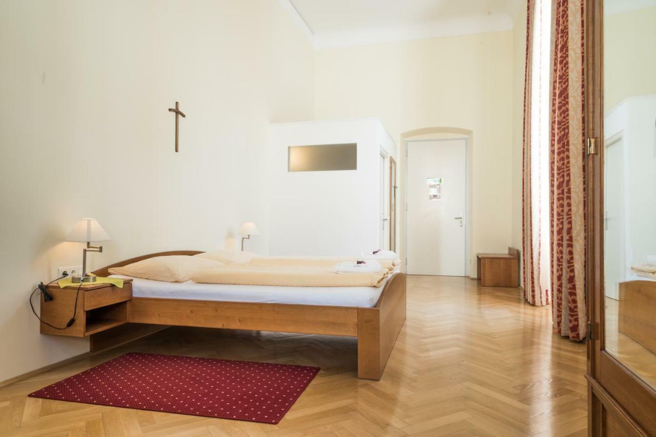 Gaestehaus Im Priesterseminar Salzburg Hotel Ngoại thất bức ảnh